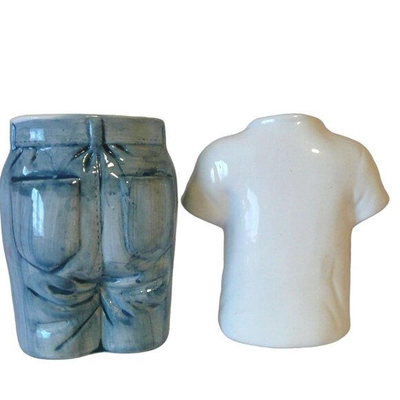 Vintage Stackable Salt & Pepper Shakers T-Shirt + Jeans Food Storage Kitchen - Picture 4 of 4